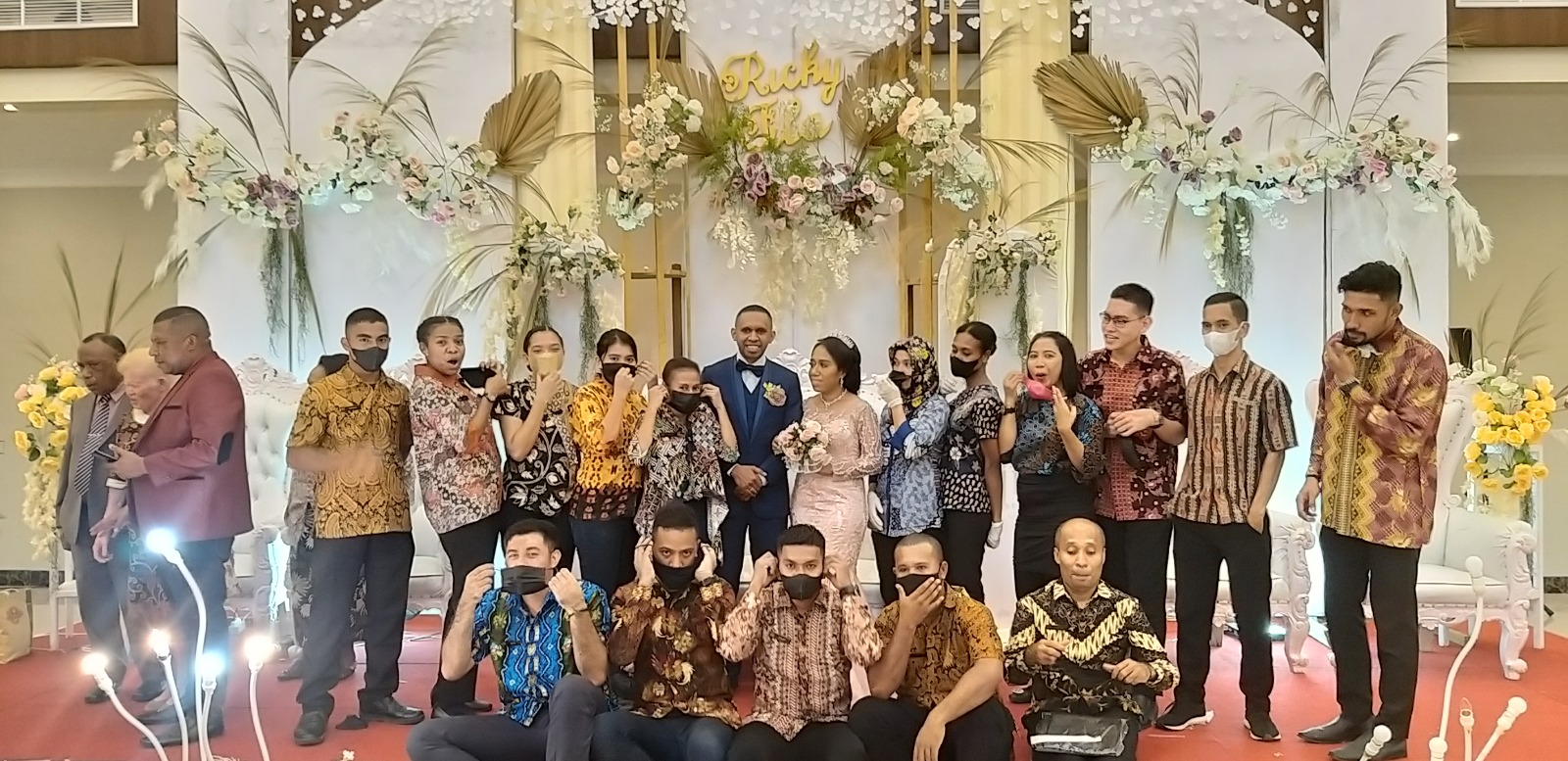 Ricky & Fila Wedding Family